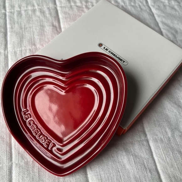 Le Creuset Kitchen New In Box Le Creuset Heart Spoon Rest Poshmark